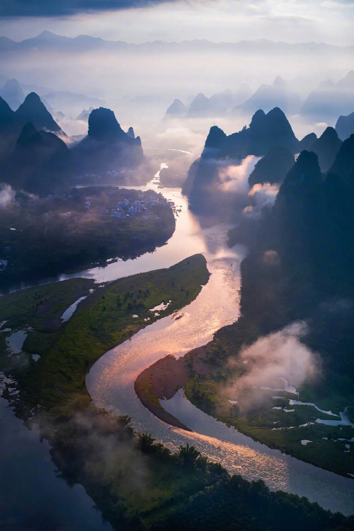 广西盛邀，尊敬的领导与同胞共聚一堂