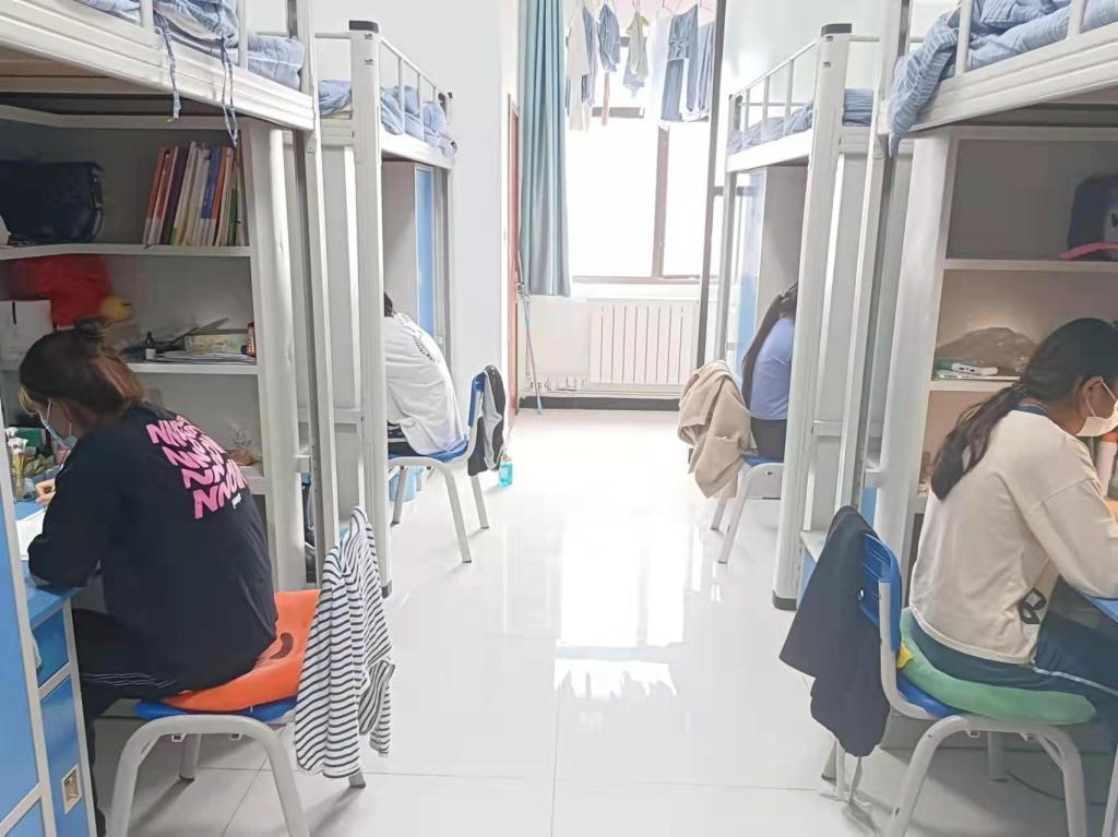 甘肃，致尊敬的听众朋友们